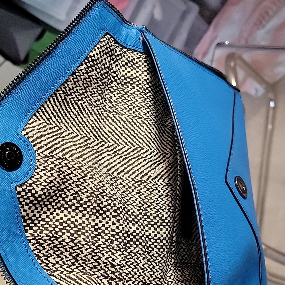 Rebecca Minkoff Leo Envelope Clutch - Picture 7 of 8